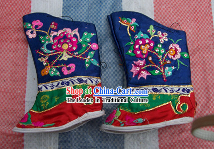 Chinese Hand Made Palace Emboridery Shoes