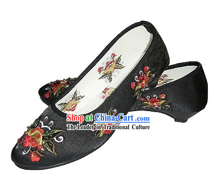 Chinese Traditional Handmade Embroidered Satin Shoes