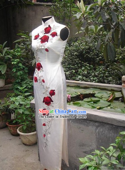Stunning Mandarin White Cheong-sam with Red Roses