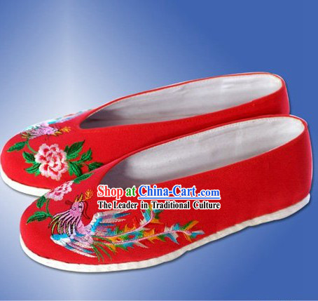 Chinese Traditional Handmade and Embroidered Phoenix Red Cloth Shoes