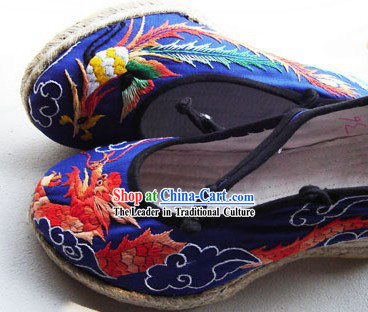 Chinese Traditional Hand Made Embroidery Phoenix and Dragon Shoes