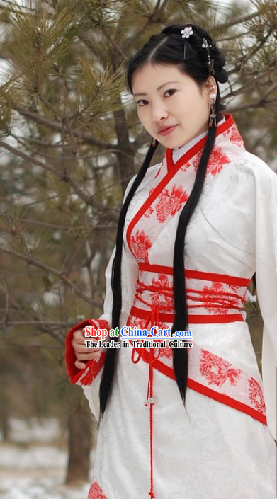 Traditional Chinese White Winter Hanfu Garment for Women