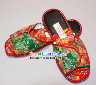 Chinese Handmade Bu Ying Zhai Embroidered Silk Slippers for Women