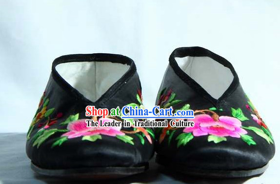 Chinese Handmade Bu Ying Zhai Cow Leather Sole Embroidered Shoes