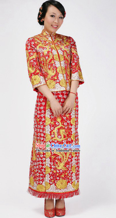 Traditional Chinese Brides Wedding Clothes
