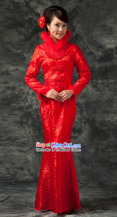 Traditional Chinese Red Fish Tail Toasting Wedding Clothes