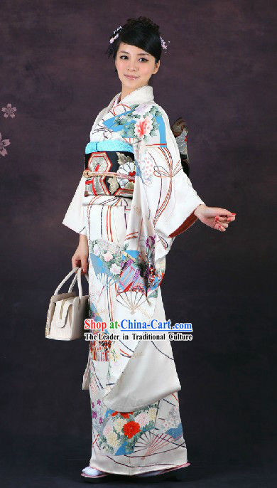 Traditional Japanese Formal Kimono Clothing for Women