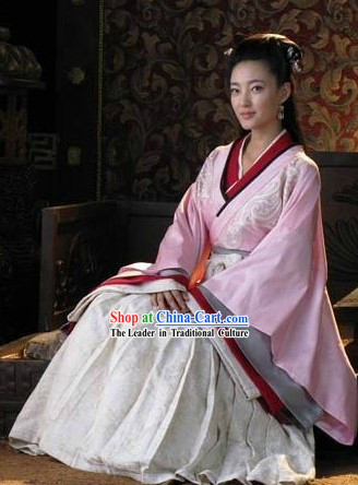 Ancient Han Dynasty Palace Lady Costume and Hair Accessories for Women
