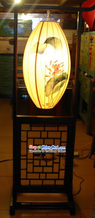 Chinese Classic Handmade and Painted Silk and Wood Standard Floor Lamp