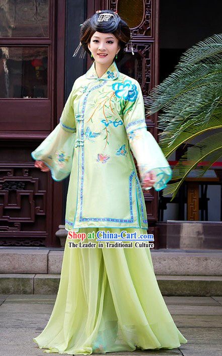Traditional Chinese Min Guo Time High Collar Butterfly and Flower Clothing