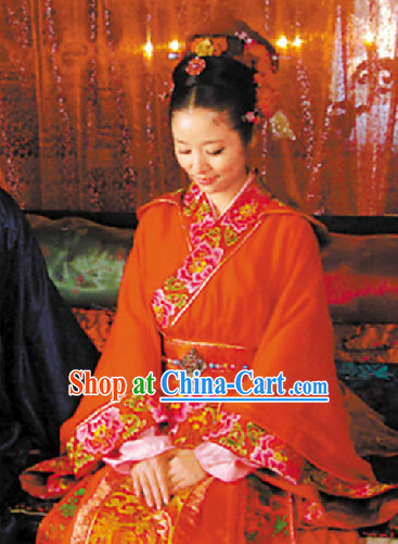 Traditional Chinese Ceremonial Wedding Dress