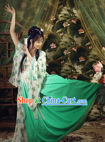 Traditional Chinese Green Dance Costumes