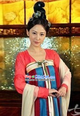 Ancient Chinese Tang Dynasty Costumes and Hair Accessories for Women