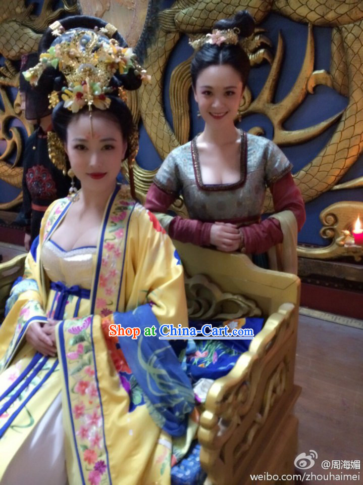 Chinese Royal Empress Costumes and Headdress