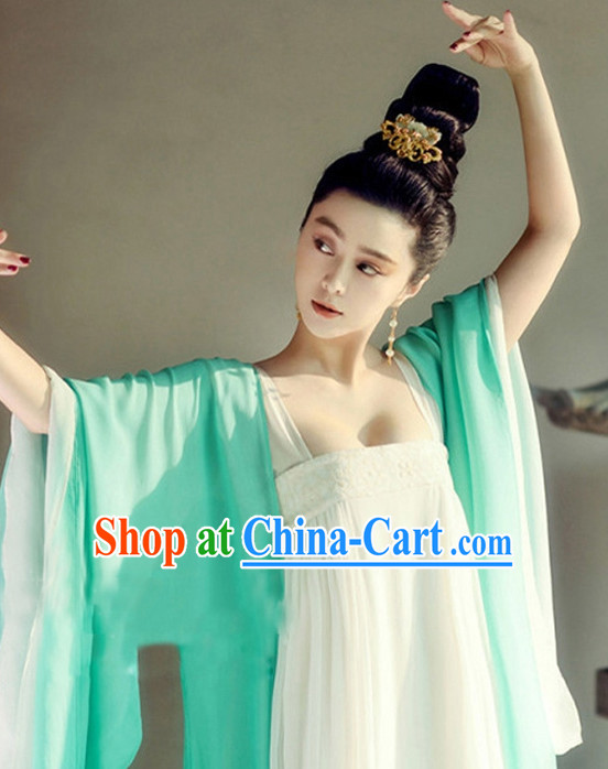 Tang Dynasty Lady Clothing