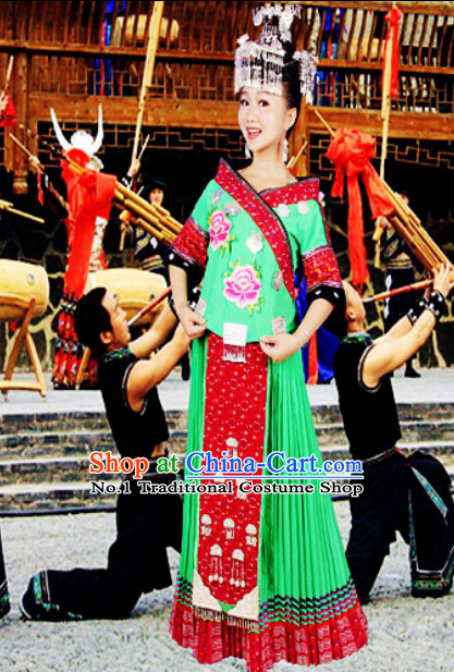 China Hmong Miao Green Clothes and Hat for Girls