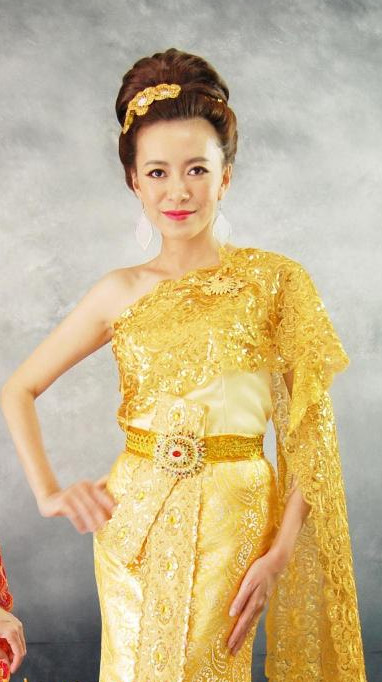 Traditional Thai Clothing for Ladies
