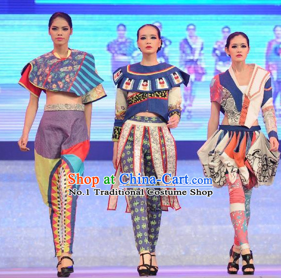 Miao Gui Zhou Ethnic China Nationality Group Dance Costumes for Women