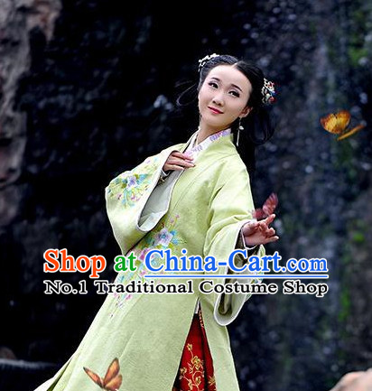 Chinese Classical Ming Dynasty Lady Clothes and Hair Accessories for Women