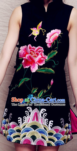 Top Chinese Mandarin Style Embroidered Flower Cheongsam _Qipao_