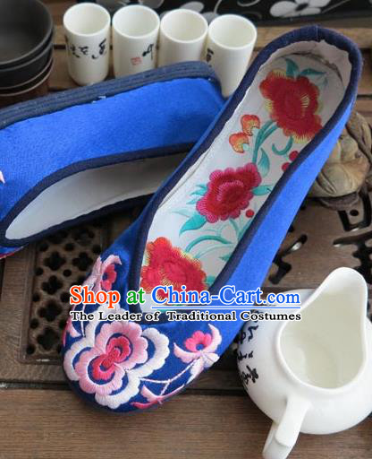 Traditional Chinese National Blue Silk Shoes Embroidered Shoes, China Handmade Shoes Hanfu Embroidery Peony Shoes for Women