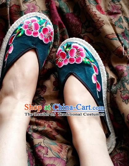 Traditional Chinese National Embroidered Shoes Handmade Green Satin Slippers, China Hanfu Embroidery Flowers Shoes for Women