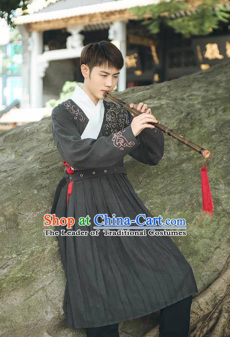 Asian China Ming Dynasty Swordsman Embroidered Costume, Traditional Ancient Chinese Elegant Hanfu Black Robe Clothing for Men