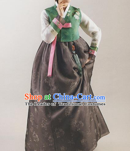 Korean National Handmade Formal Occasions Wedding Bride Clothing Hanbok Costume Embroidered Green Blouse and Black Dress for Women