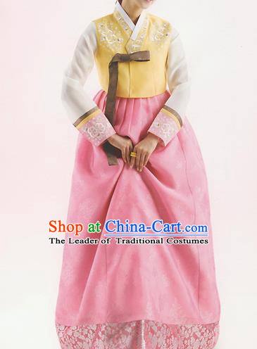 Korean National Handmade Formal Occasions Wedding Bride Clothing Hanbok Costume Embroidered Yellow Blouse and Pink Dress for Women