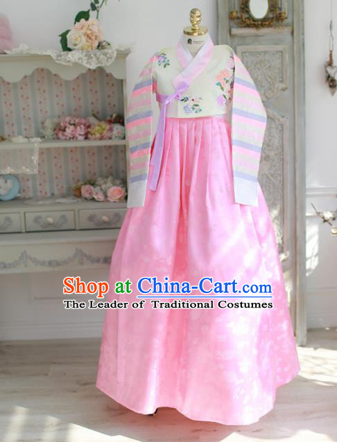 Korean National Handmade Formal Occasions Bride Clothing Hanbok Costume Embroidered White Blouse and Pink Dress for Women