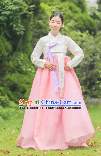 Korean National Handmade Formal Occasions Bride Clothing Hanbok Costume Embroidered Beige Blouse and Pink Dress for Women