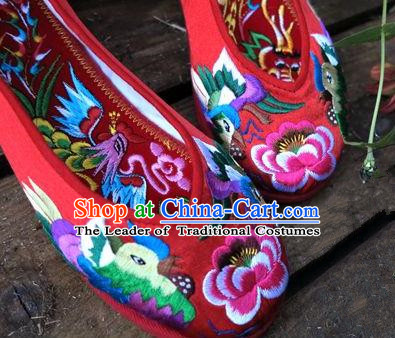 Asian Chinese Traditional Shoes Wedding Bride Red Embroidered Shoes, China Peking Opera Handmade Embroidery Flowers Hanfu Shoes for Women