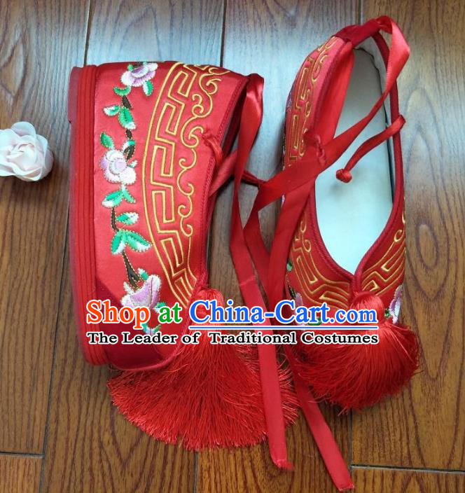 Traditional Chinese Ancient Bride Red Embroidered Shoes, China Peking Opera Handmade Wedding Hanfu Embroidery Shoes for Women