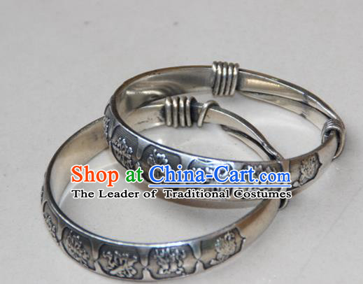 Traditional Chinese Miao Ethnic Minority Miao Silver Eight Immortals Bracelet, Hmong Handmade Bracelet Jewelry Accessories for Women