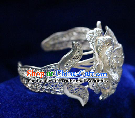 Traditional Chinese Miao Nationality Crafts Jewelry Accessory Bangle, Hmong Handmade Miao Silver Flowers Bracelet, Miao Ethnic Minority Silver Wide Bracelet Accessories for Women