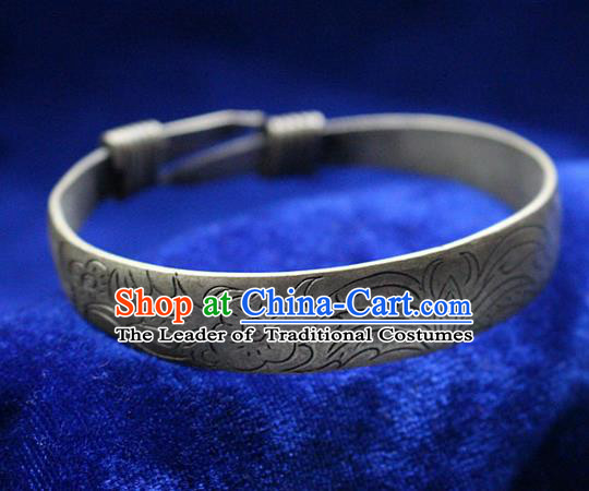 Traditional Chinese Miao Nationality Crafts Jewelry Accessory Bangle, Hmong Handmade Miao Silver Classical Bracelet, Miao Ethnic Minority Silver Wide Bracelet Accessories for Women