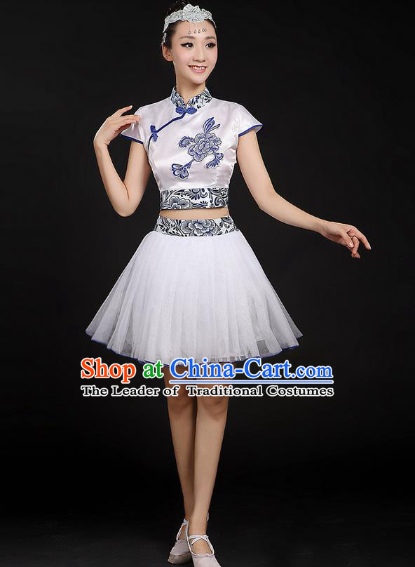 Traditional Chinese Yangge Fan Dancing Costume, Folk Dance Yangko Blue and White Porcelain Flowers Uniforms, Classic Dance Bubble Skirt Drum Dance Mandarin Collar Clothing for Women