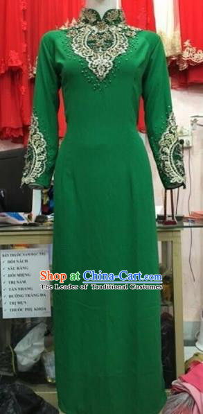 Traditional Top Grade Asian Vietnamese Costumes Classical Green Lace Cheongsam, Vietnam National Vietnamese Young Lady Ao Dai Dress