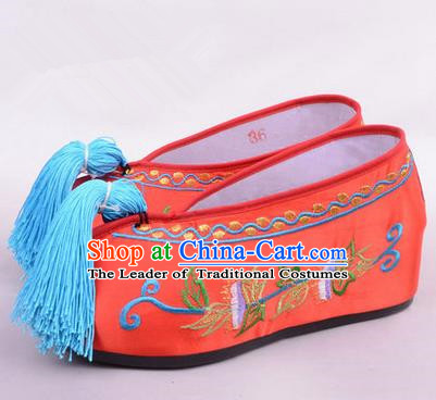 Chinese Ancient Peking Opera Young Lady Bride Embroidered Hua Tan Shoes, Traditional China Beijing Opera Princess Wedding Red Embroidered Increase Shoes