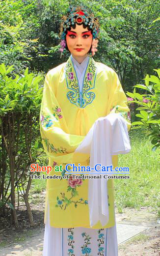 Traditional China Beijing Opera Young Lady Hua Tan Costume Embroidered Yellow Cape, Ancient Chinese Peking Opera Female Diva Embroidery Dress Clothing
