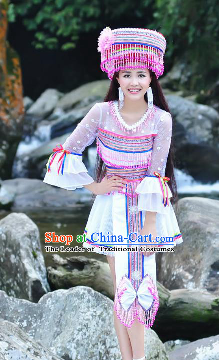 Traditional Chinese Miao Nationality Wedding Bride Costume White Short Skirt, Hmong Folk Dance Ethnic Chinese Minority Nationality Embroidery Clothing for Women