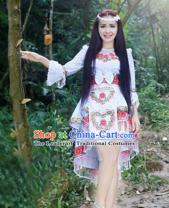 Traditional Chinese Miao Nationality Wedding Bride Costume White Short Skirt and Tassel Hat, Hmong Folk Dance Ethnic Chinese Minority Nationality Embroidery Clothing for Women