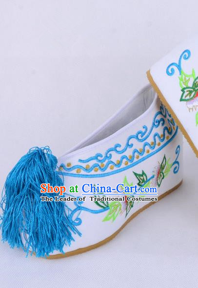 Traditional Beijing Opera Diva White Satin Embroidered Shoes Cloth Shoes, Ancient Chinese Peking Opera Hua Tan Princess Blood Stained Shoes
