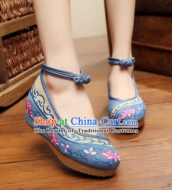 Traditional Chinese National Blue Linen Embroidered Lotus Shoes, China Princess Shoes Hanfu Embroidery Shoes for Women