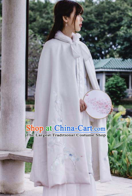 Chinese Traditional Costumes Ancient Hanfu Embroidered White Woolen Cloak for Women