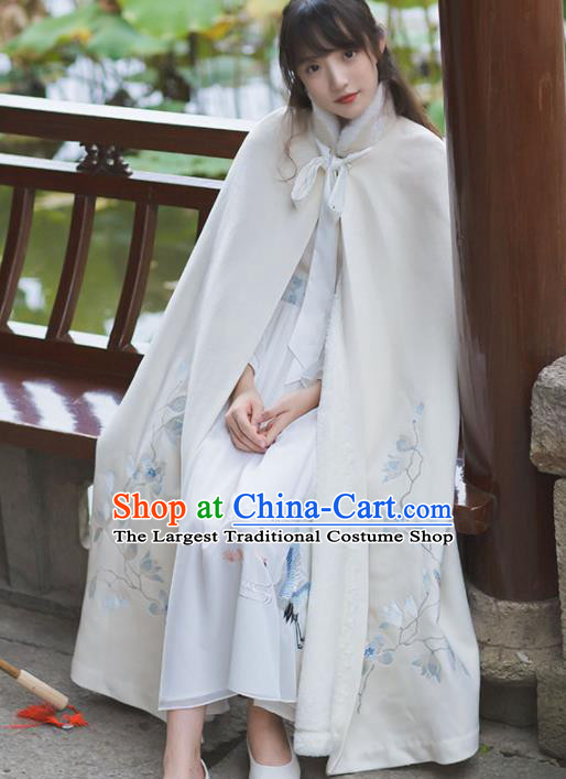 Chinese Traditional Costumes Ancient Princess Hanfu Embroidered White Woolen Cloak for Women