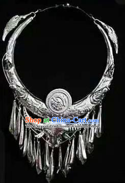 Chinese Traditional Miao Nationality Jewelry Accessories Ethnic Sliver Bull Head Necklace for Women