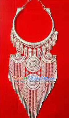 Chinese Traditional Dong Nationality Sliver Necklace Ethnic Wedding Jewelry Accessories for Women