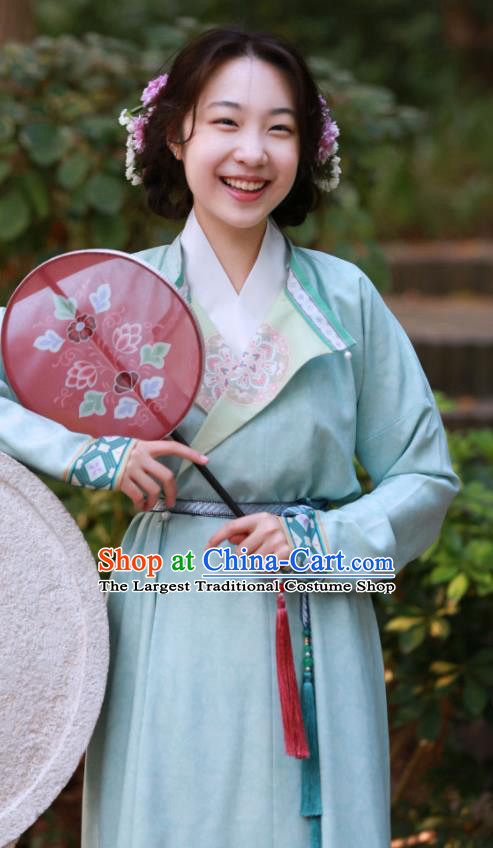 Chinese Tang Dynasty Replica Costumes Traditional Ancient Imperial Bodyguard Round Collar Robe for Women