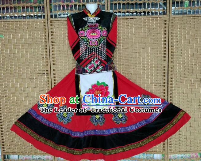 Traditional Chinese Yi Nationality Minority Embroidered Costume, Female Folk Dance Red Dress for Women